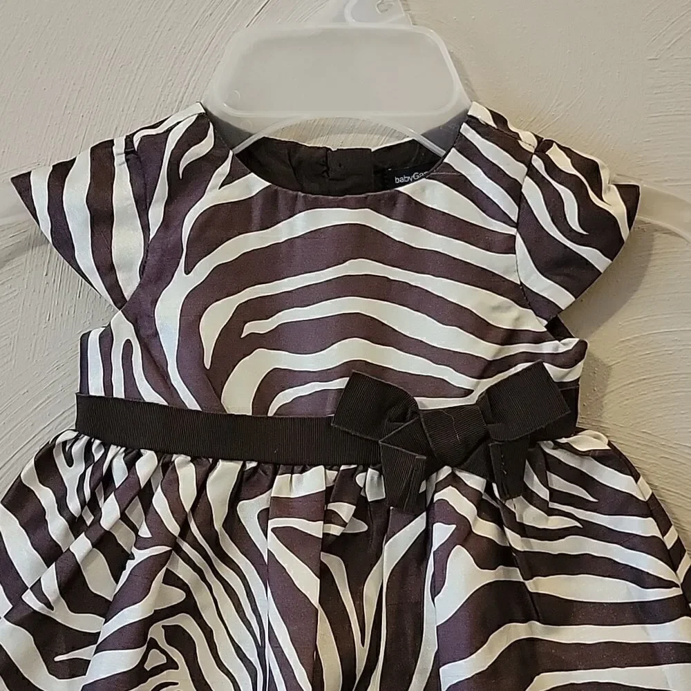 GAP 2-PIECE BROWN AND IVORY ZEBRA PRINT DRESS AND PANTIES, SIZE 3-6 MONTHS - NEW